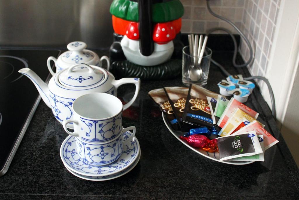 Bed & Breakfast Walenburg Rotterdam Bagian luar foto