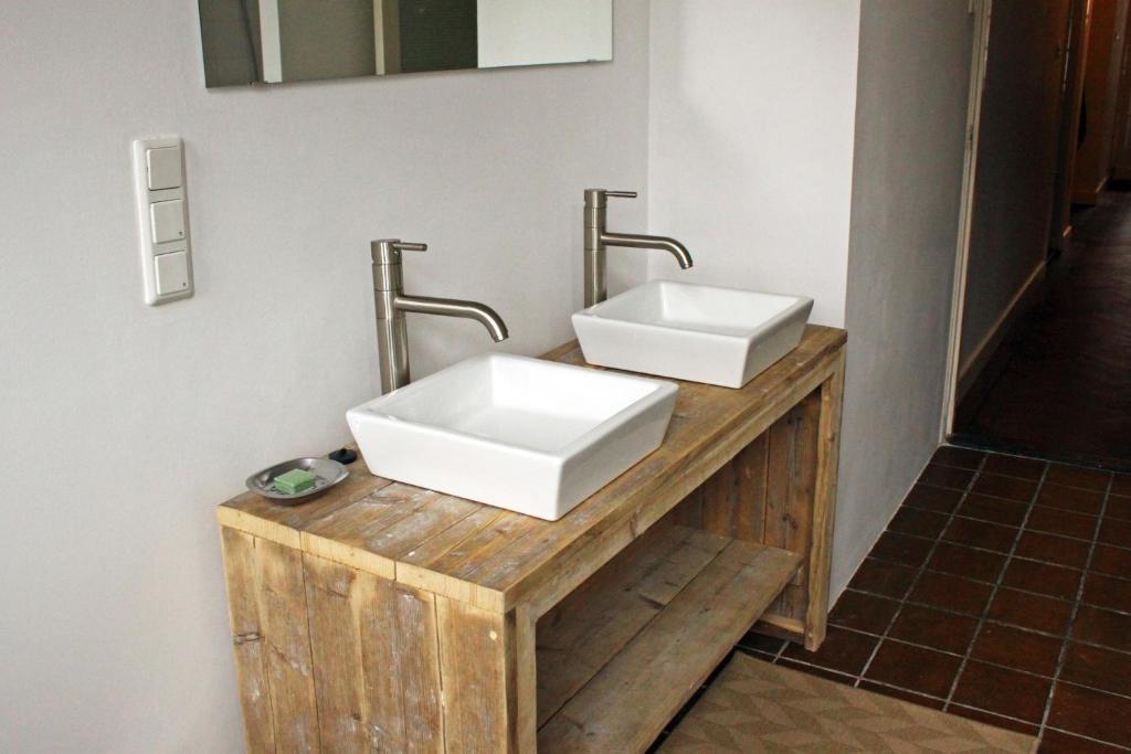 Bed & Breakfast Walenburg Rotterdam Bagian luar foto