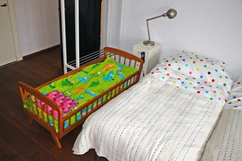 Bed & Breakfast Walenburg Rotterdam Bagian luar foto